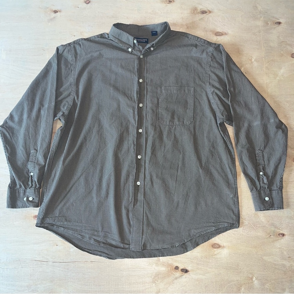 Roundtree & York’s Long Sleeve Button Down Dress Shirt -X-LARGE